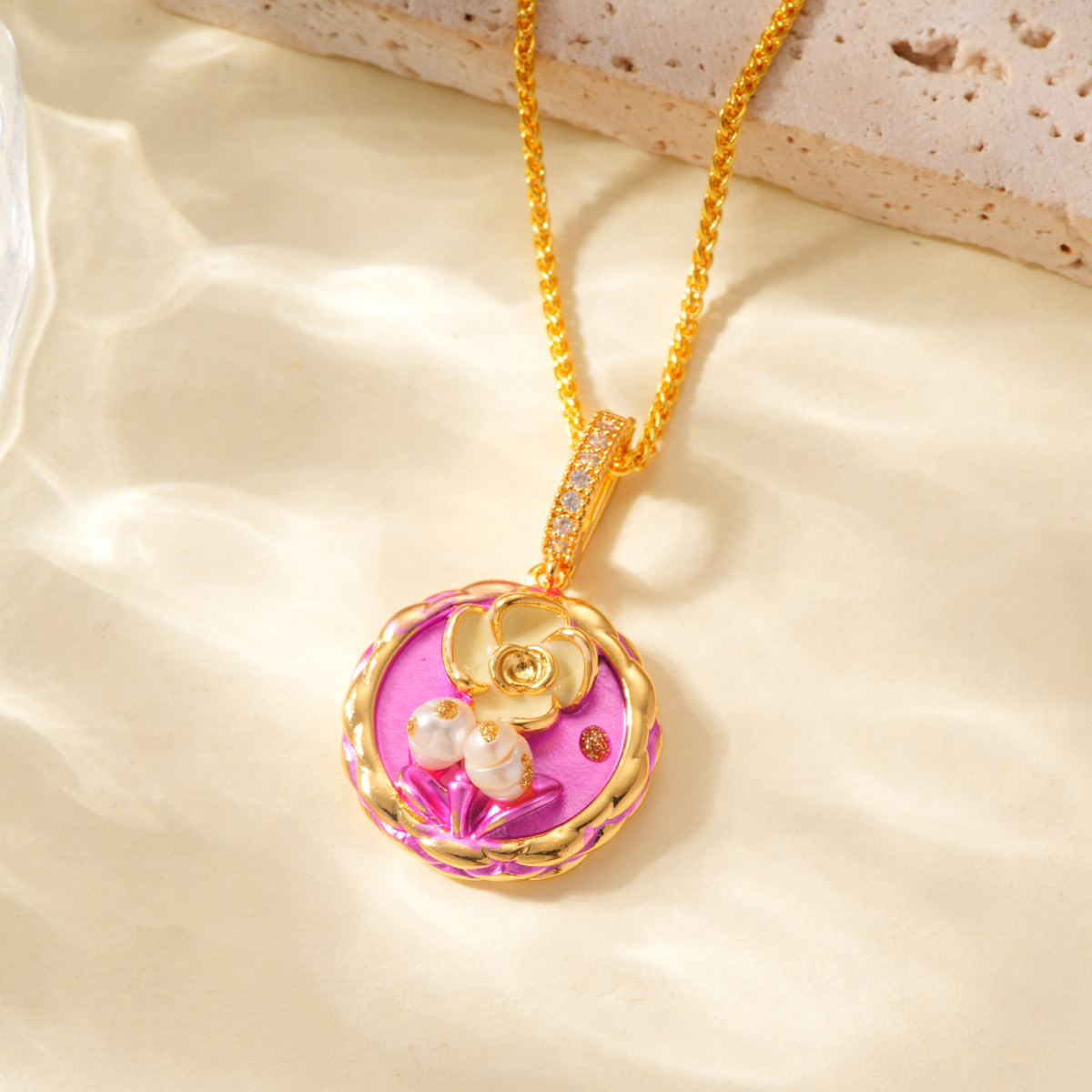 18k copper plated with real gold and inlaid with pearls, round oil painting pendant, bracelet, necklace clasp, DIY jewelry accessories, gold plating Application Scenario