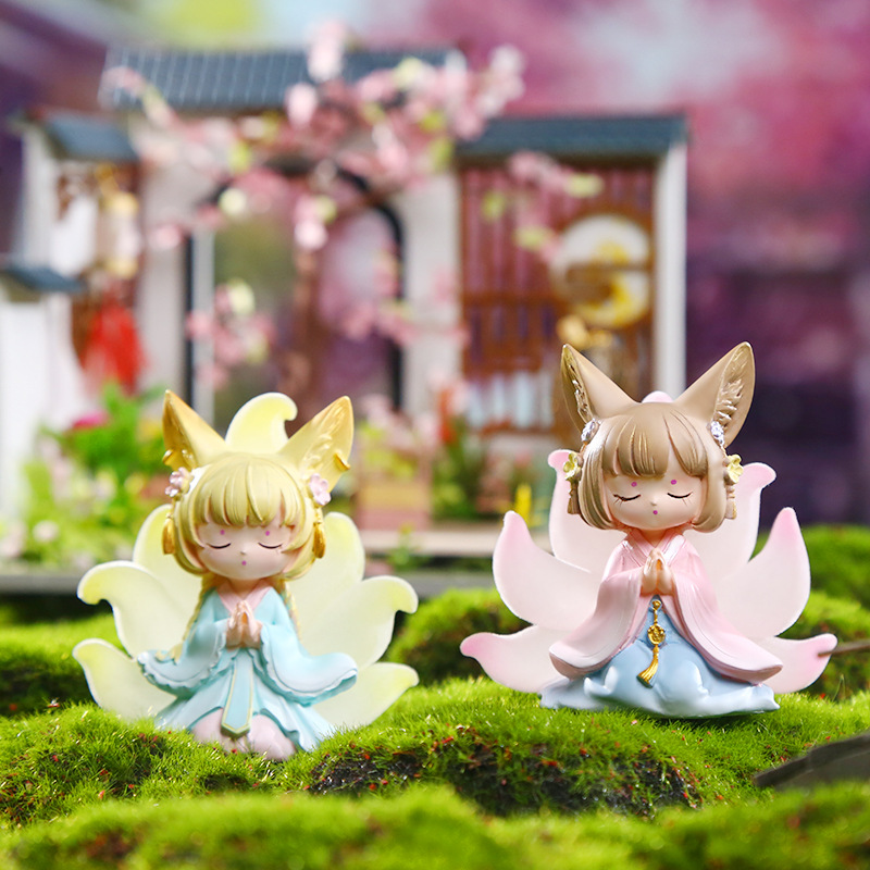 Blind box, trendy toys, figurines, resin nine-tailed fox figurine, new desktop decorative items, office workstation small ornaments details Picture