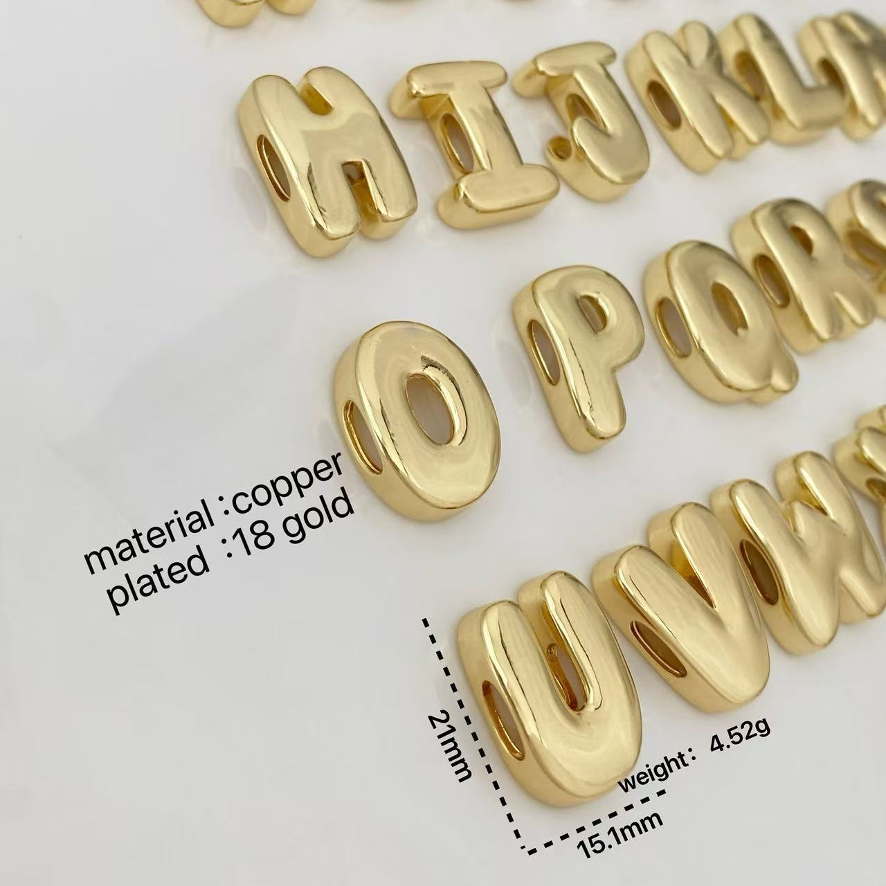 Smooth gold 26-letter large hole beads diy handcrafted bracelet bead jewelry material wholesale Application Scenario