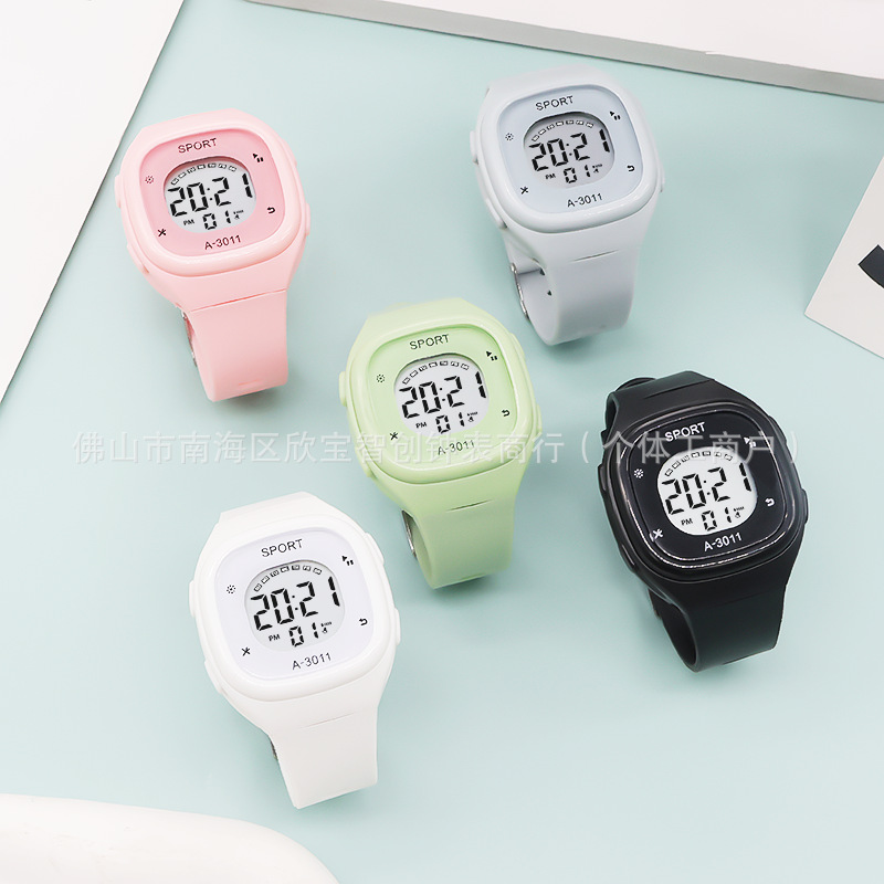 新款电子手表学生党炫酷高颜值ins方形运动考试专用