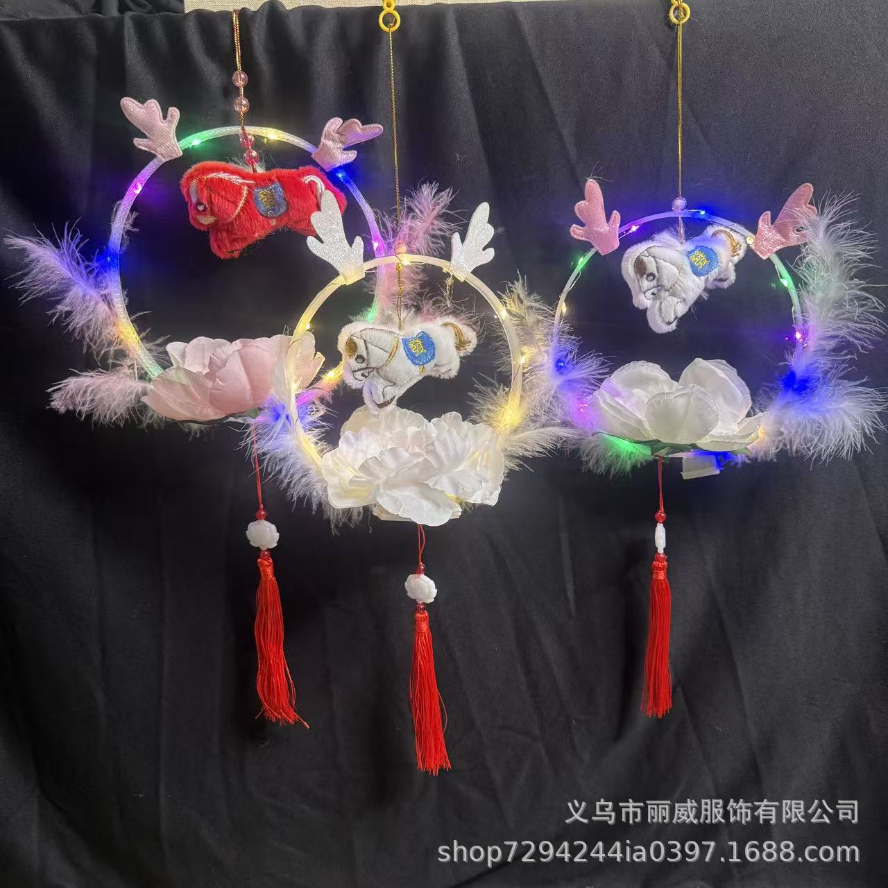 The new feathered Horse Year small lanterns of 2026 are bestsellers. They are set up at street stalls in scenic spots at night markets, shining brightly and selling well Application Scenario