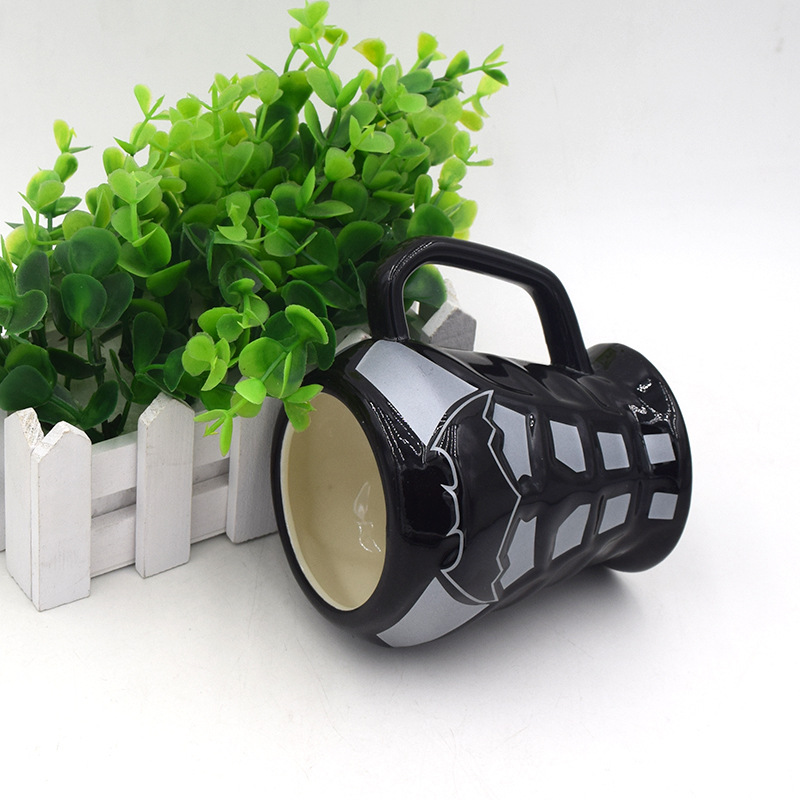 Creative bat ceramic water cups, three-dimensional mugs, muscle figurines, water cups, office decorations, one-piece delivery details Picture