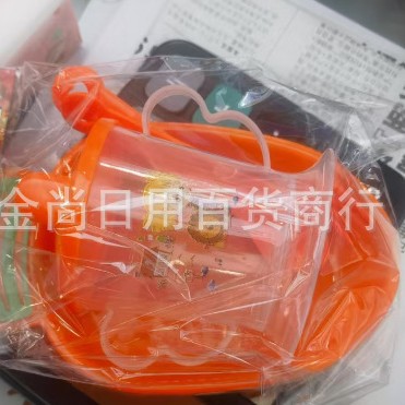 Wholesale water cups, straw cups, anti-drop milk cups with scales, pp material baby drinking cups, cross-border tall glasses, children Application Scenario