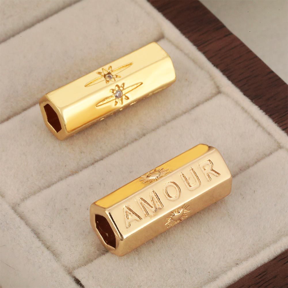 Honglu's new women's fashion accessories, electroplated hip-hop personality pendants, creative and versatile pendants, cross-border supply full figure
