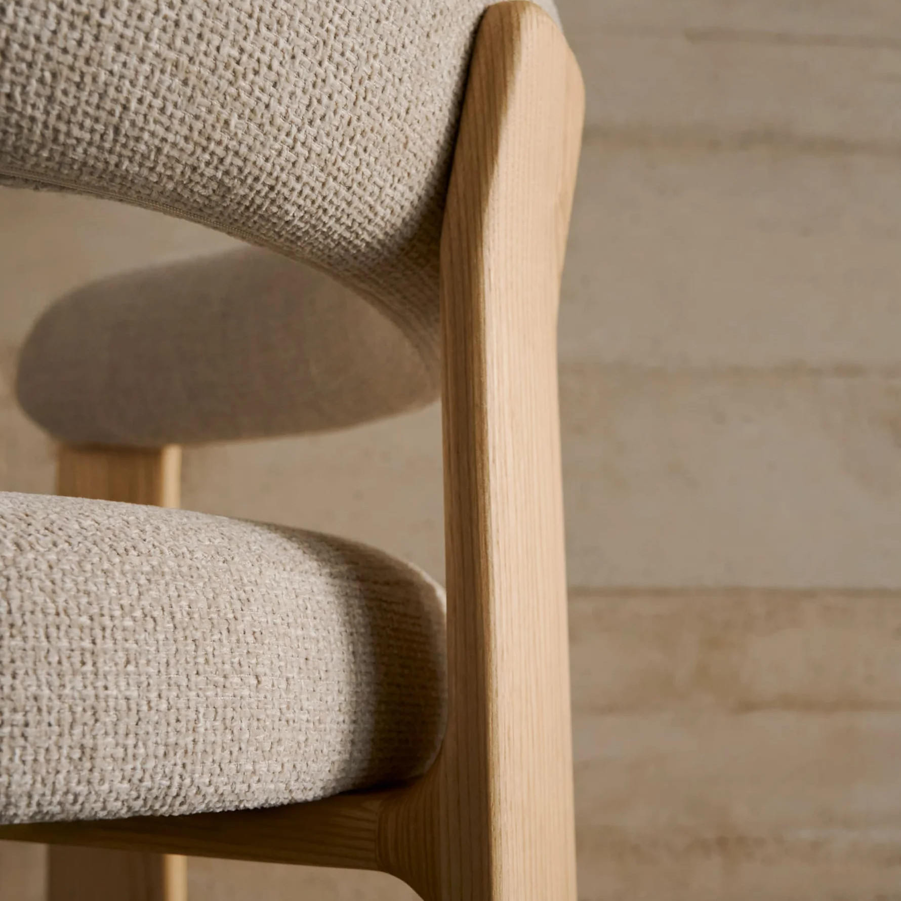 Star Factory wholesals vintage solid wood home dining chairs, designer makeup chairs, coffee shop and homestay backrest leisure chairs, and wabi-sabi style study chairs details Picture