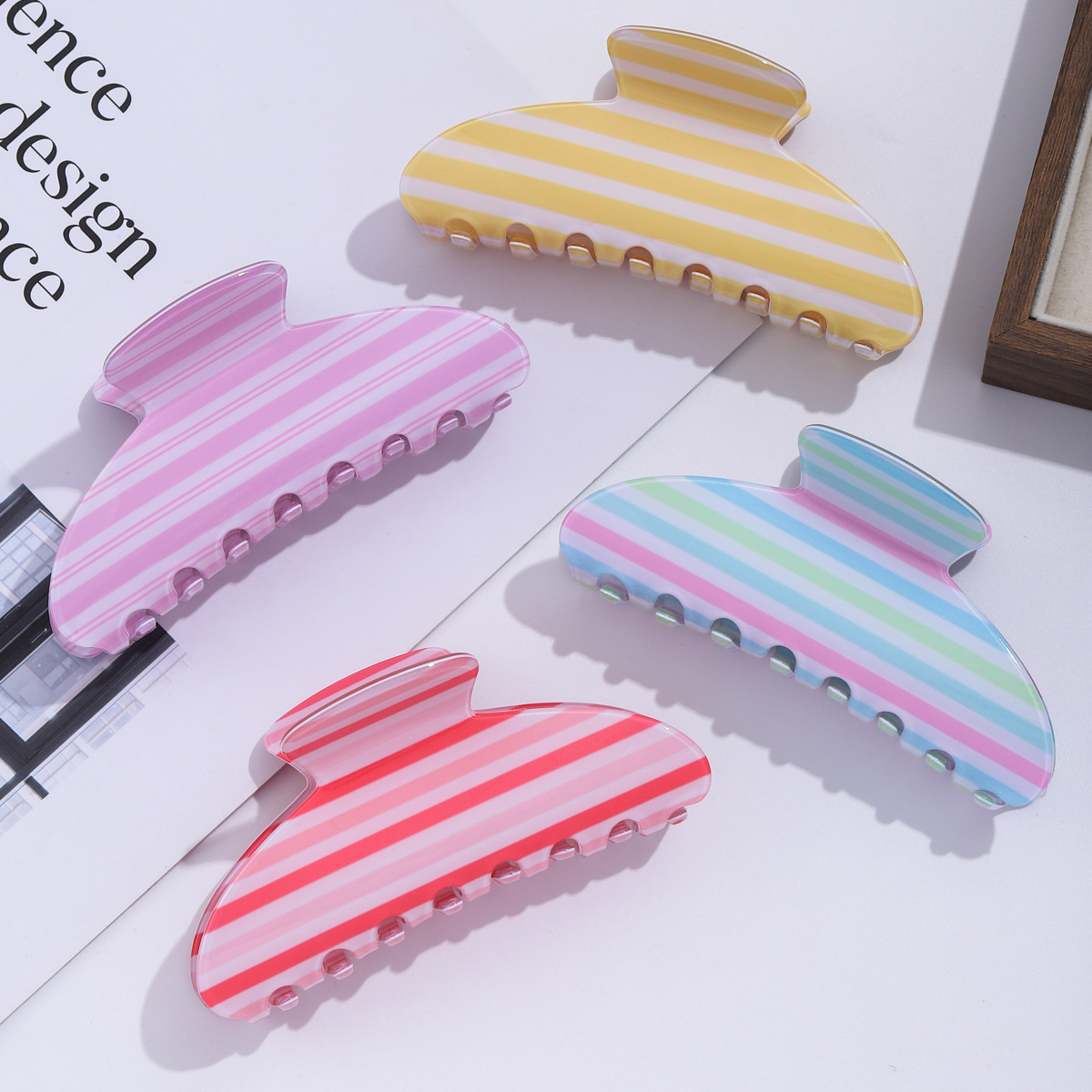 Spring macaron-colored striped grabber, large PVC grabber, girlish heart, back of the head updo, shark clip hair accessory Application Scenario