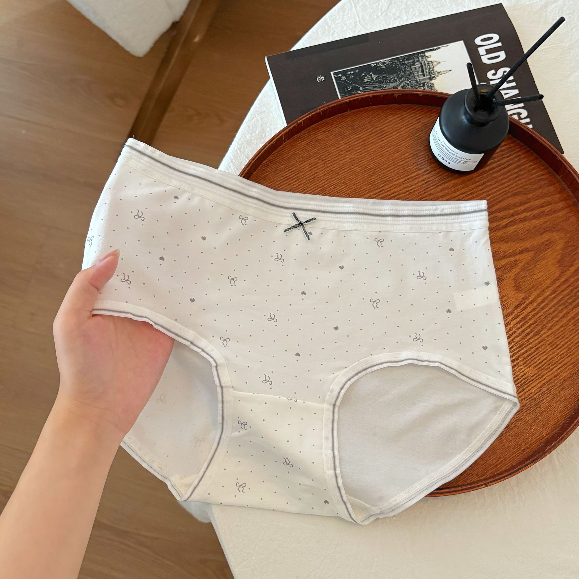 Girls' print combination underwear, women's mid-waist long-staple cotton 10A mulberry silk antibacterial crotch women's triangle underwear Item Picture