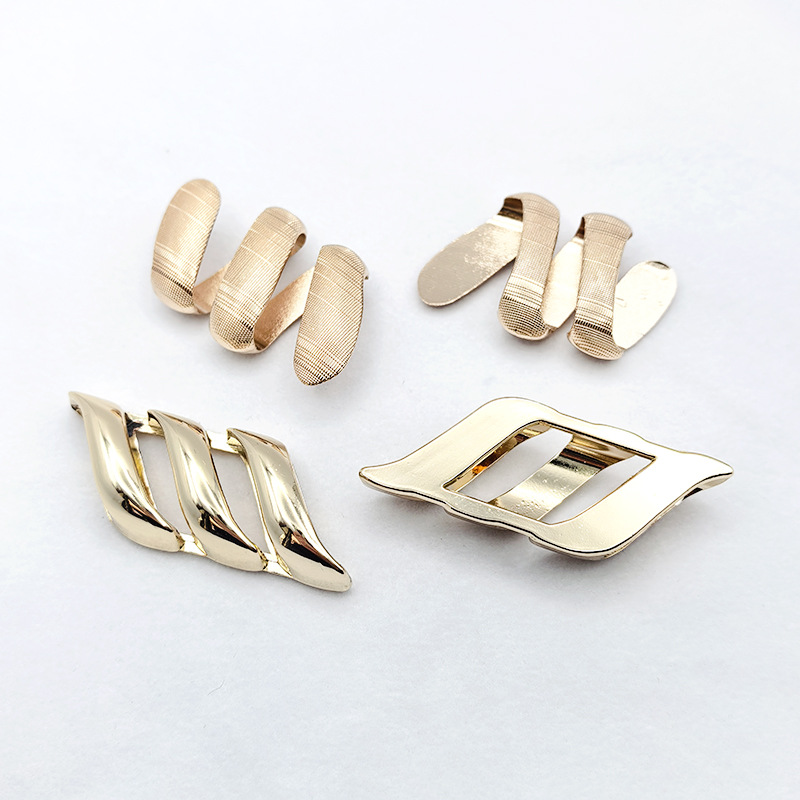 Creative and fashionable metal irregular-shaped decorative clasp, versatile suit jacket, exquisite and personalized brooch accessory details Picture
