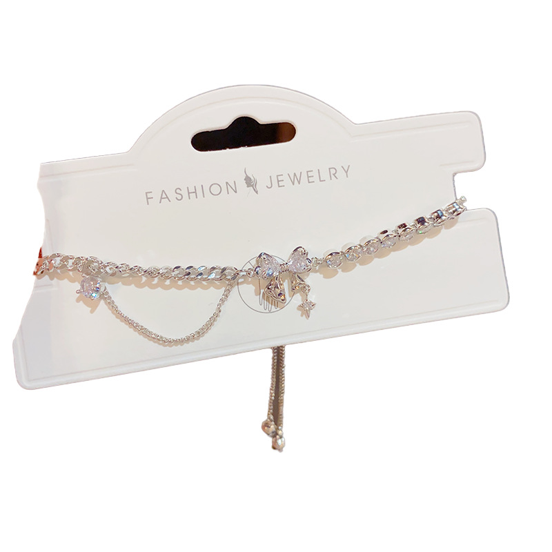 The diamond-encrusted waist bracelet is a unique and feminine design with a simple and cold retro style. It's a fashionable accessory for your best friend Item Picture