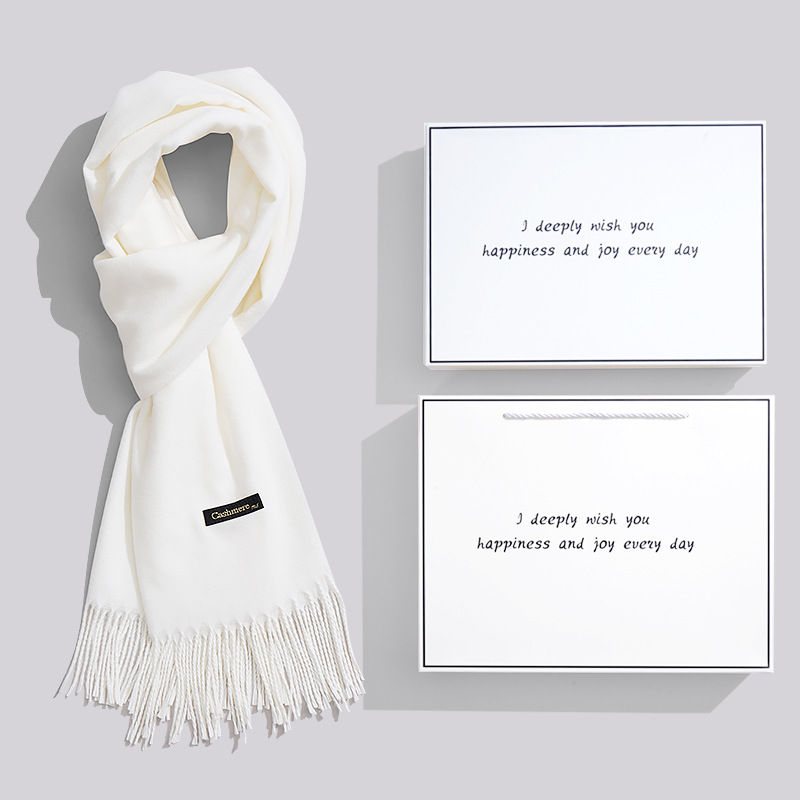 Birthday gift scarf gift box set, thickened and fleece shawl for girls in autumn and winter, a practical warm gift for your girlfriend full figure