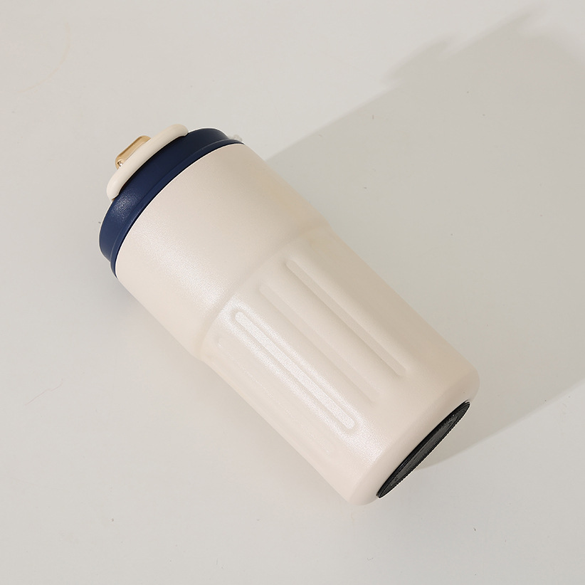 316 stainless steel office fashionable coffee cup, outdoor portable, simple and insulated cup, gift cup for three generations of men and women Application Scenario
