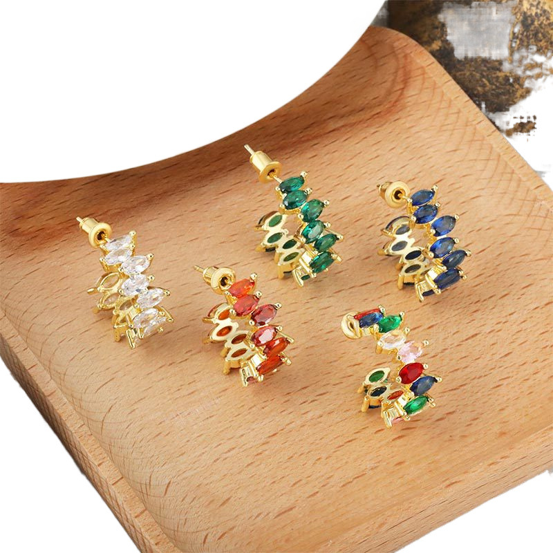 New foreign trade products: Full-diamond micro-inlaid zirconium geometric C-shaped ear rings, high color retention, European and American style fashionable and light luxury earrings Item Picture