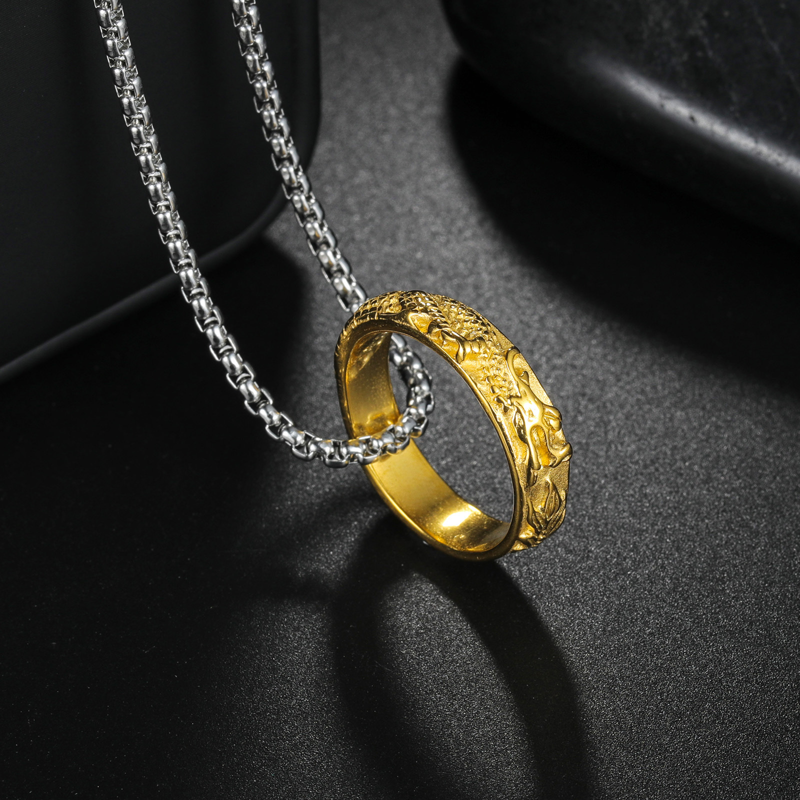 For the Year of the Dragon 2024, this is a new titanium steel pendant for the Chinese dragon from temu Xiyin Amazon Application Scenario