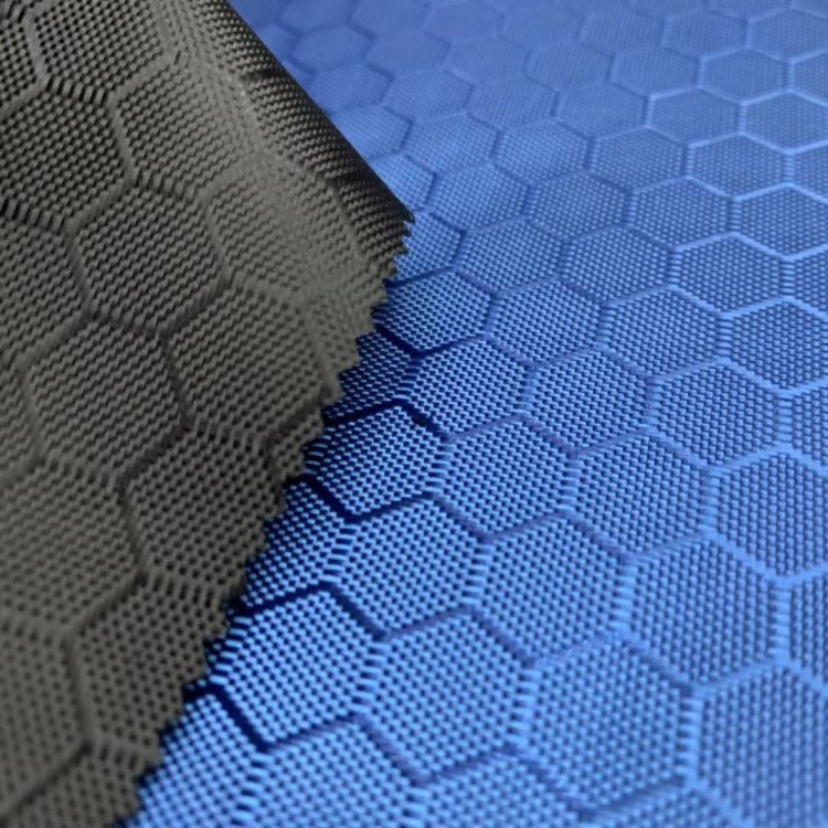 RPET再生防水PU420D涤纶足球格蜂巢格子提花牛津布箱包背包面料产品图