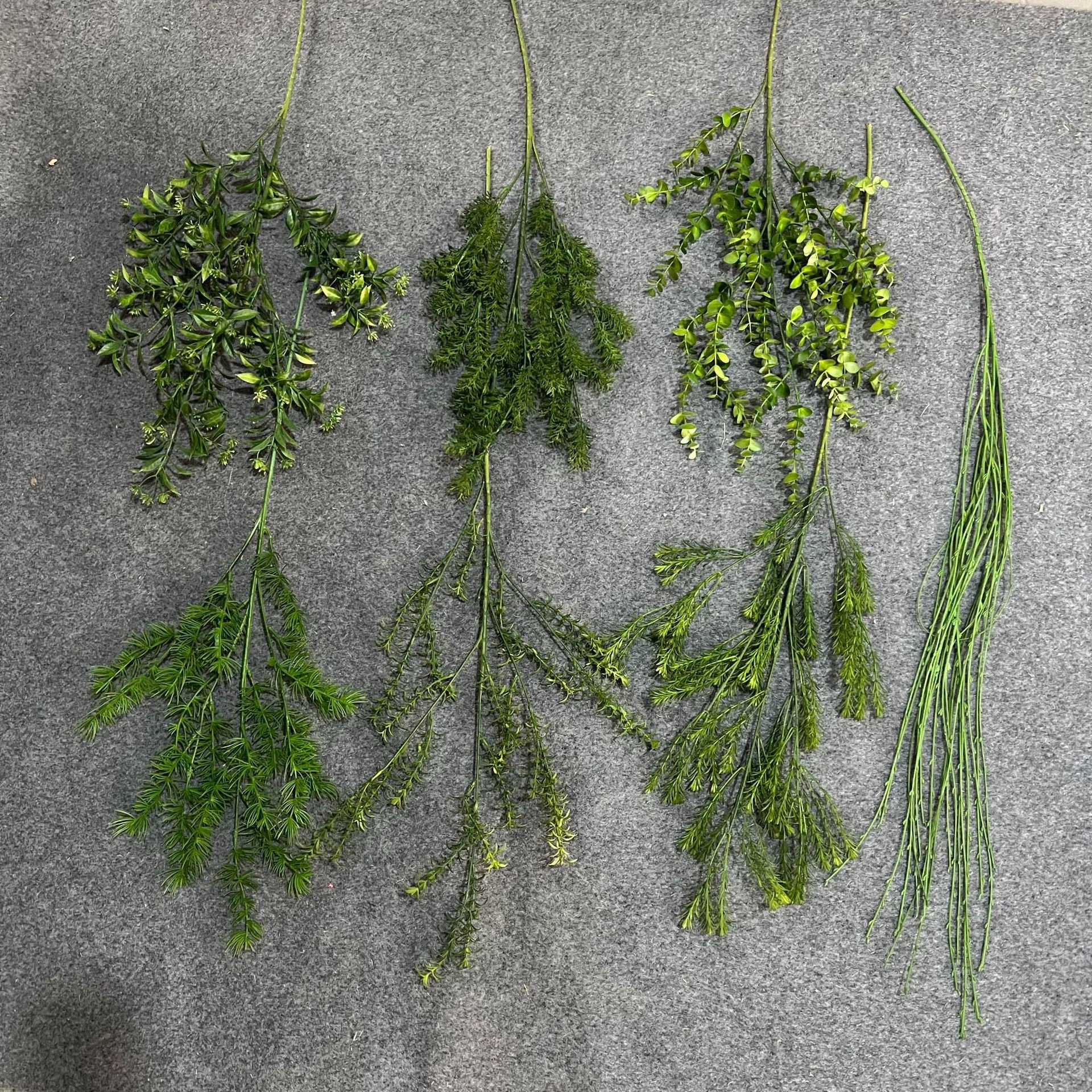 仿真绿植软胶壁挂酒店餐厅吊顶藤条挂饰植物婚庆地排软装室内装饰产品图