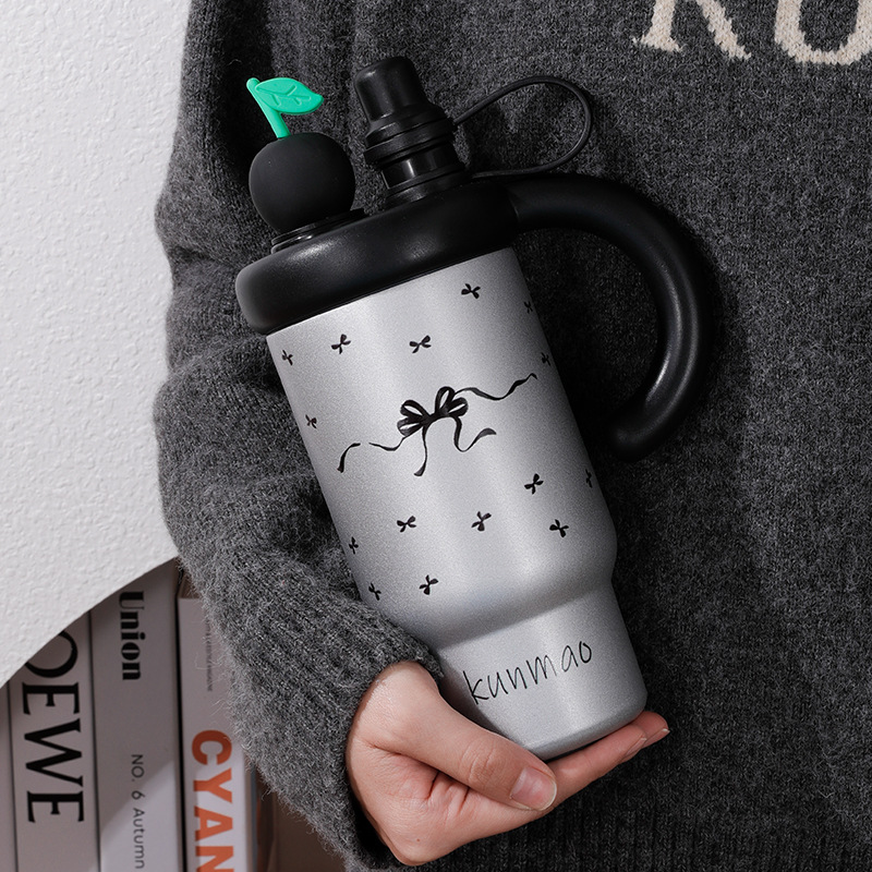 The new giant insulated cup, ice king cup, 316 stainless steel large-capacity portable cup, cute and highly attractive water cup Application Scenario