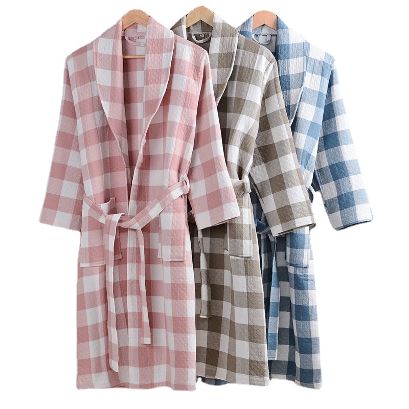 Pure cotton bathrobes for all seasons, absorbent and quick-drying three-layer gauze bathrobes for men and women, hotel beauty salon bathrobes, medium thick for autumn and winter Application Scenario