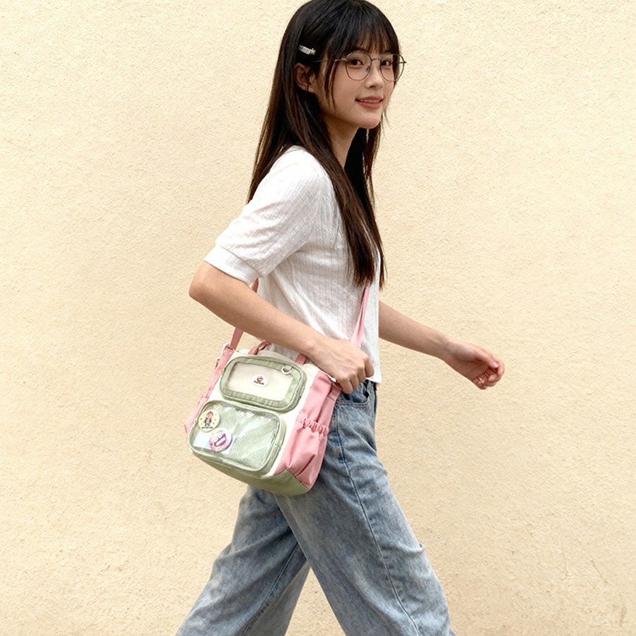 2025 New Crayon Shin-chan schoolbag for girls, primary and junior high school girls, high appearance level dopamine backpack Specification image