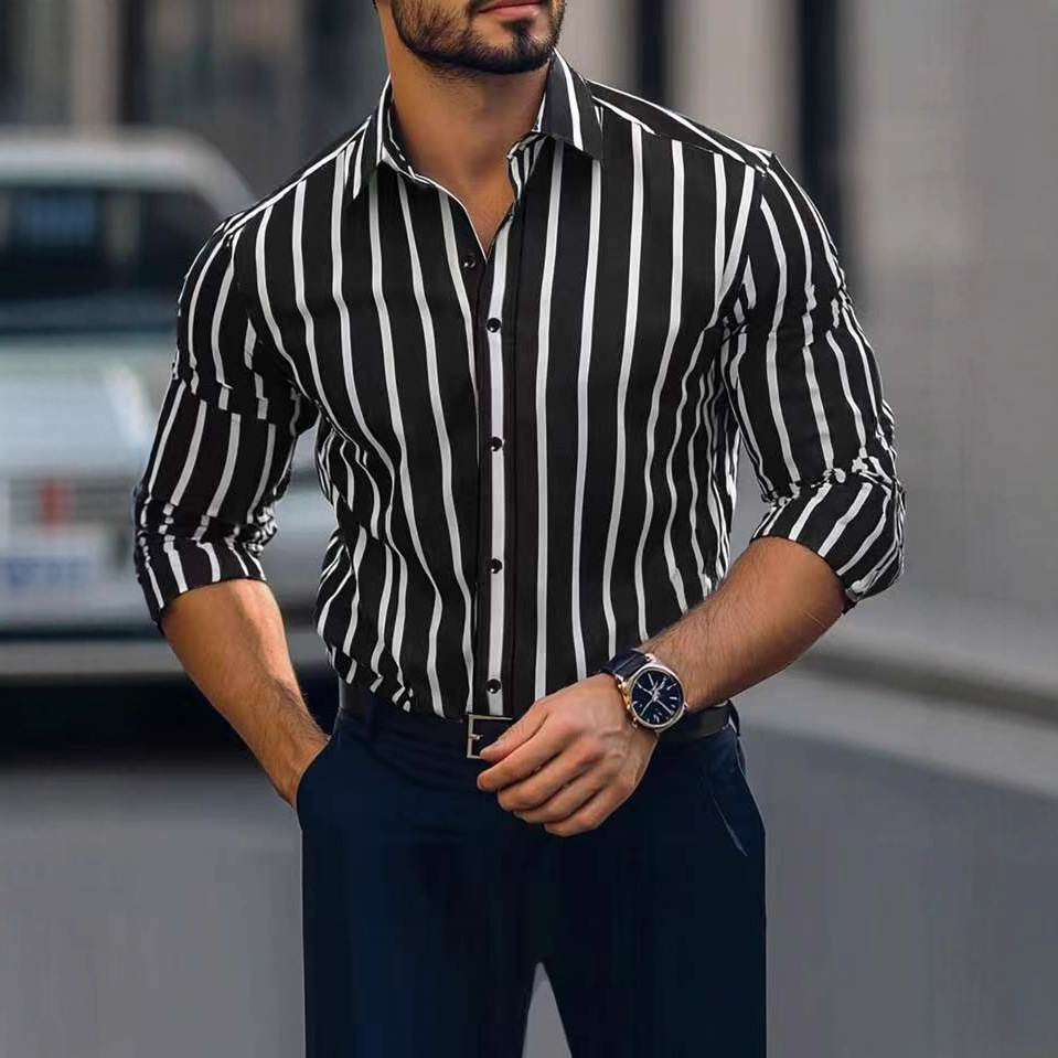 رجل ذو قميص طويل الأكمام مزخرف بأغلفة خفيفة عبر الحدود بين أوروبا والولايات المتحدة، 2025. Specification image