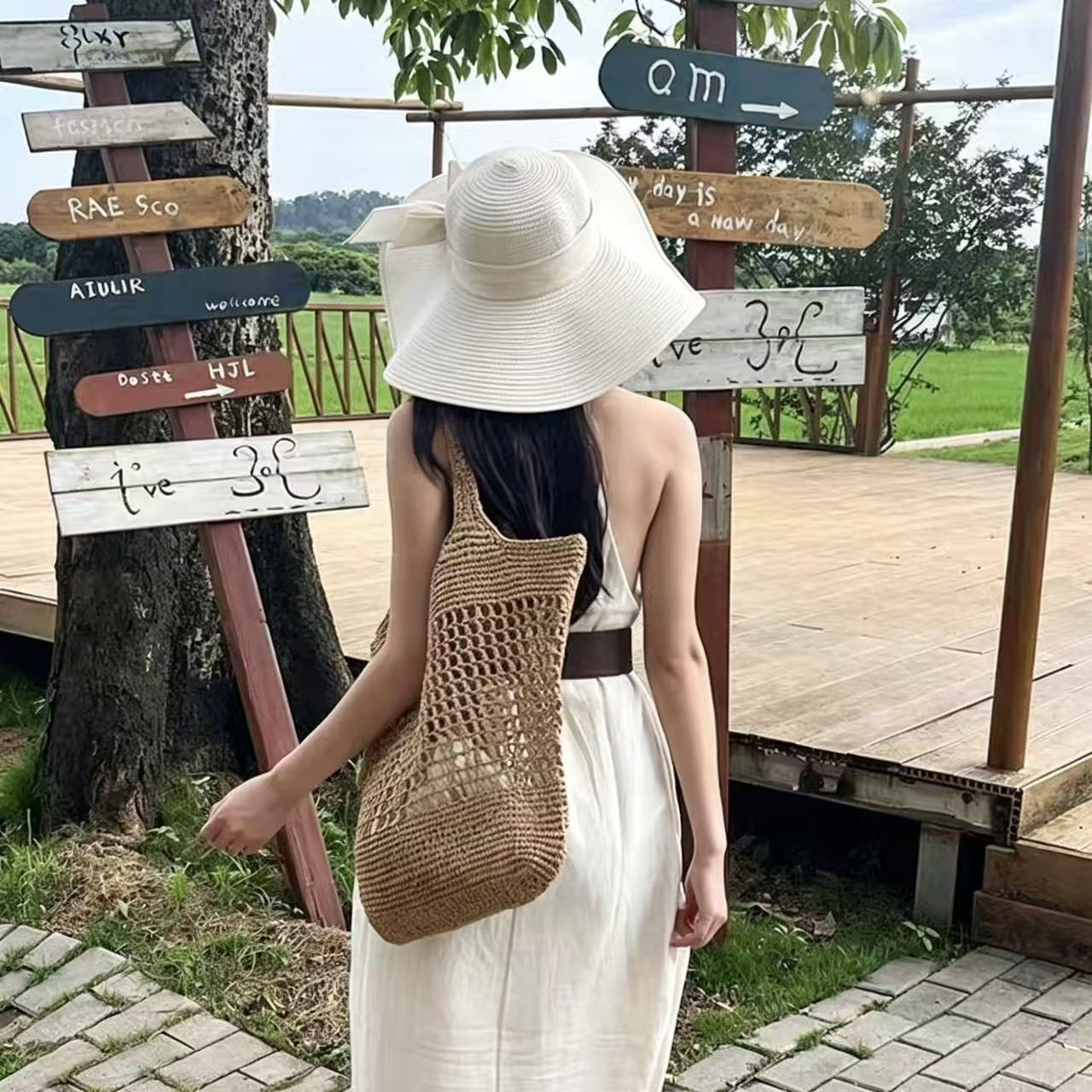 Cross-border straw weaving bag, French large-capacity tote bag, single-shoulder straw weaving bag, casual hollowed-out straw weaving bag, woven bag, vacation-style beach bag, straw weaving bag details Picture