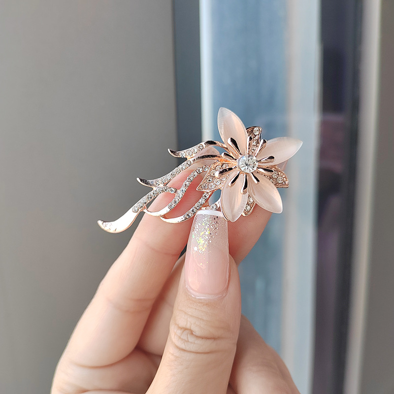 2023 Palace Retro diamond-encrusted Orchid brooch for women, stylish and versatile cat's eye stone brooch clothing accessories in stock details Picture