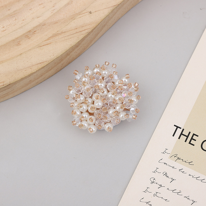 New in-stock wholesale of flower-shaped clothing accessories, DIY clothing, shoes and hats, simple and fashionable style, handcrafted Application Scenario