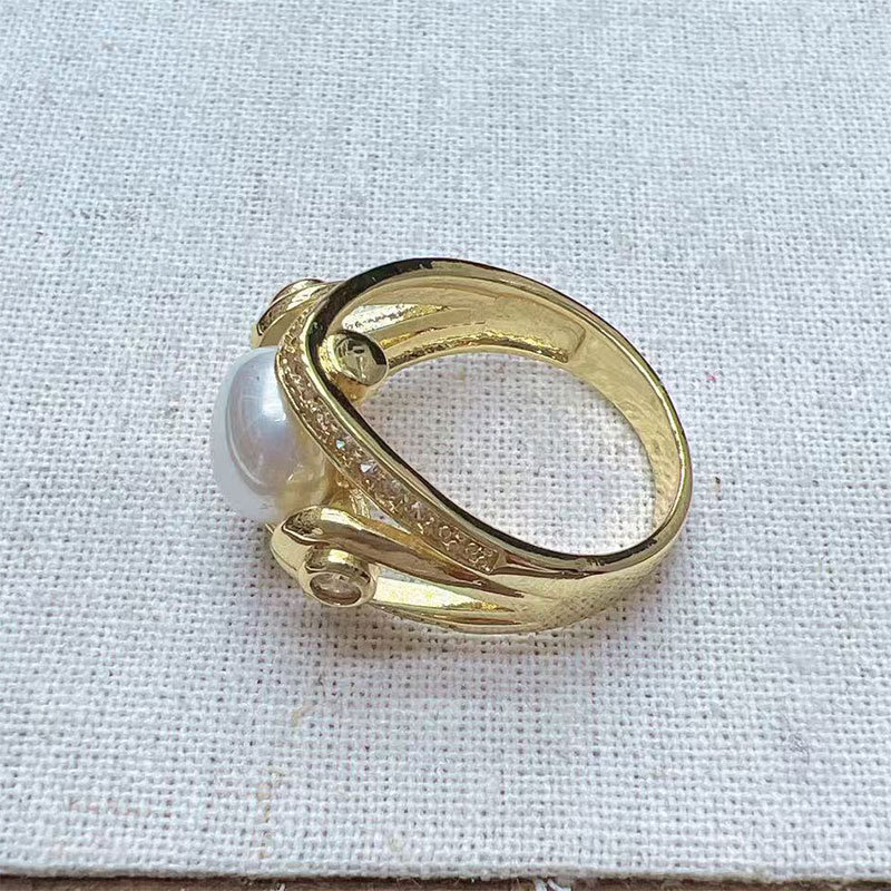 Korean high-end pearl ring, light luxury and niche design, geometric diamond-encrusted round bead, cold style open ring for women Application Scenario