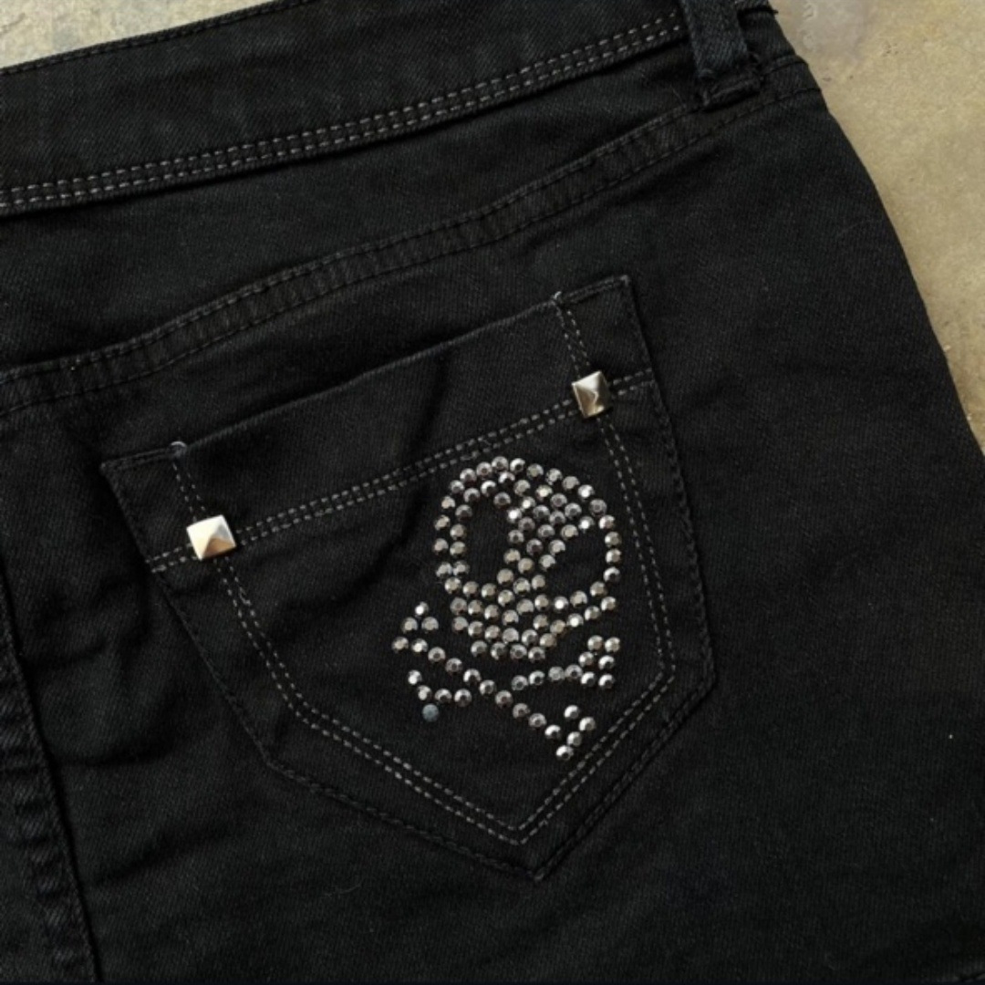 Summer new denim American-style washed retro slimming hot girl style Instagram skull scalded diamond skirt Specification drawing