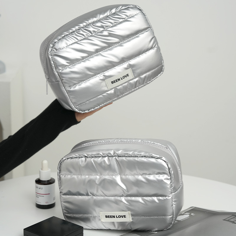 Starlight Portable storage bag, hand-held makeup bag, travel makeup storage bag, large capacity, high appearance level, fluffy, not easy to deform, multiple colors available, portable, large capacity, can store skin care and beauty products details Picture