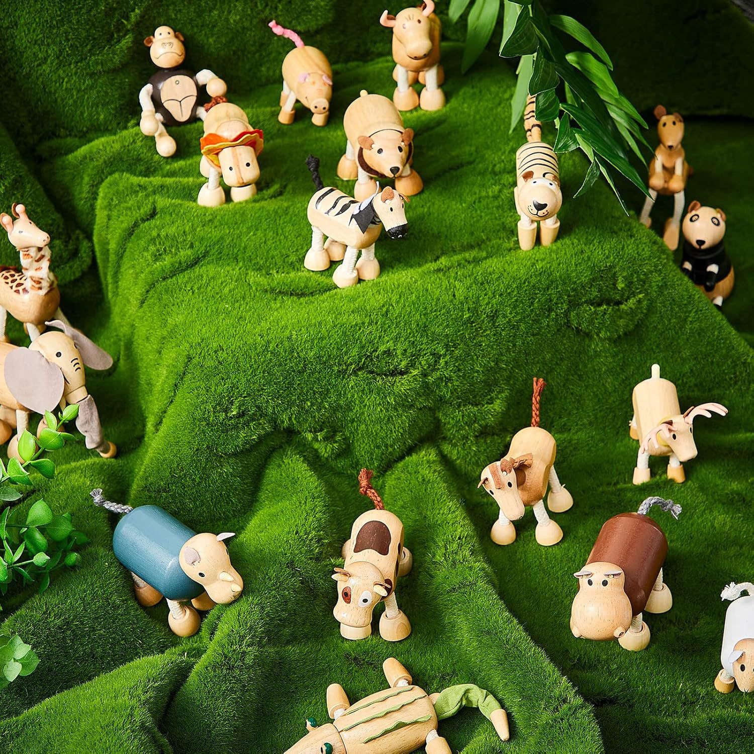 Wooden zoo jungle wild dolls, kindergarten students, natural farm cognitive simulation toys, decorative ornaments Application Scenario