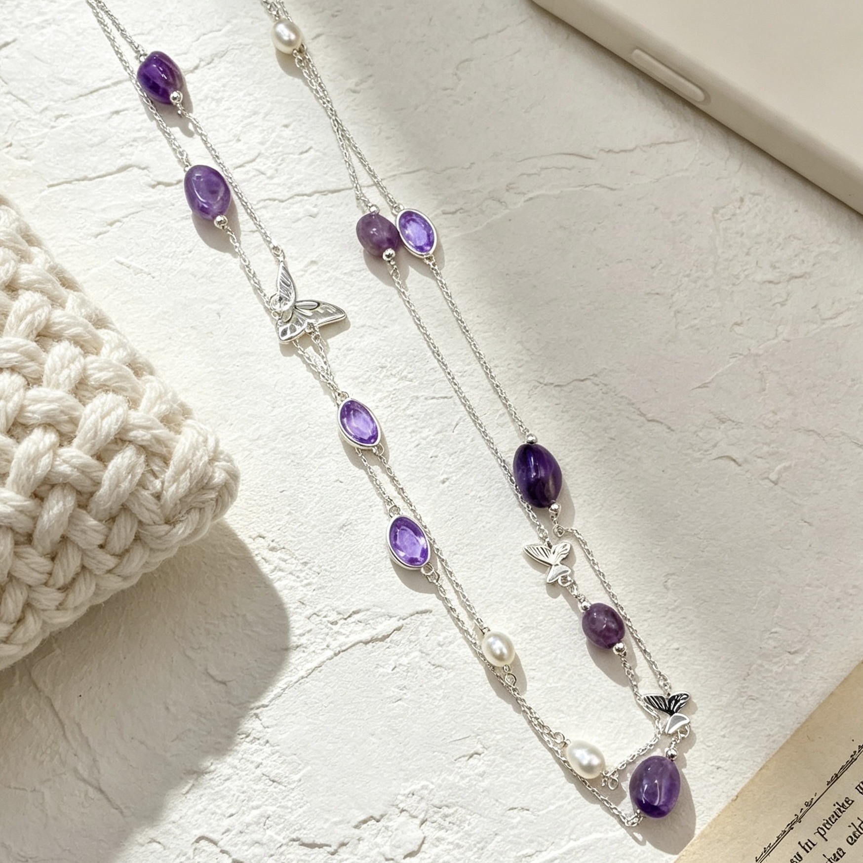 Double-layer butterfly pendant necklace, colorful round beads and pearl spliced collarbone chain, gentle and ethereal multi-color women's neck jewelry wholesale Application Scenario
