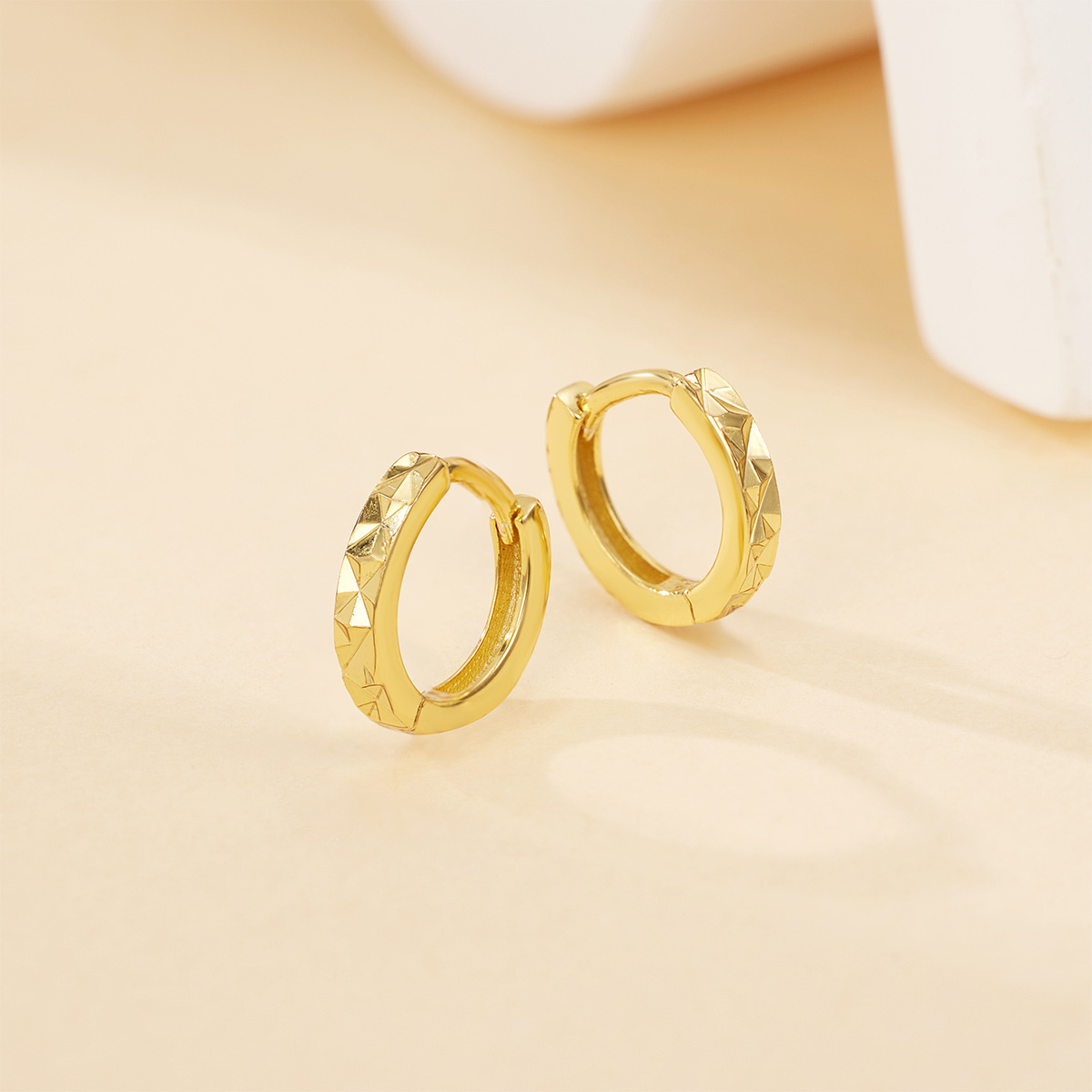 Pure handcrafted, fashionable and light luxury starry sky women's earrings, niche and simple diamond-shaped cut surface elegant earrings details Picture