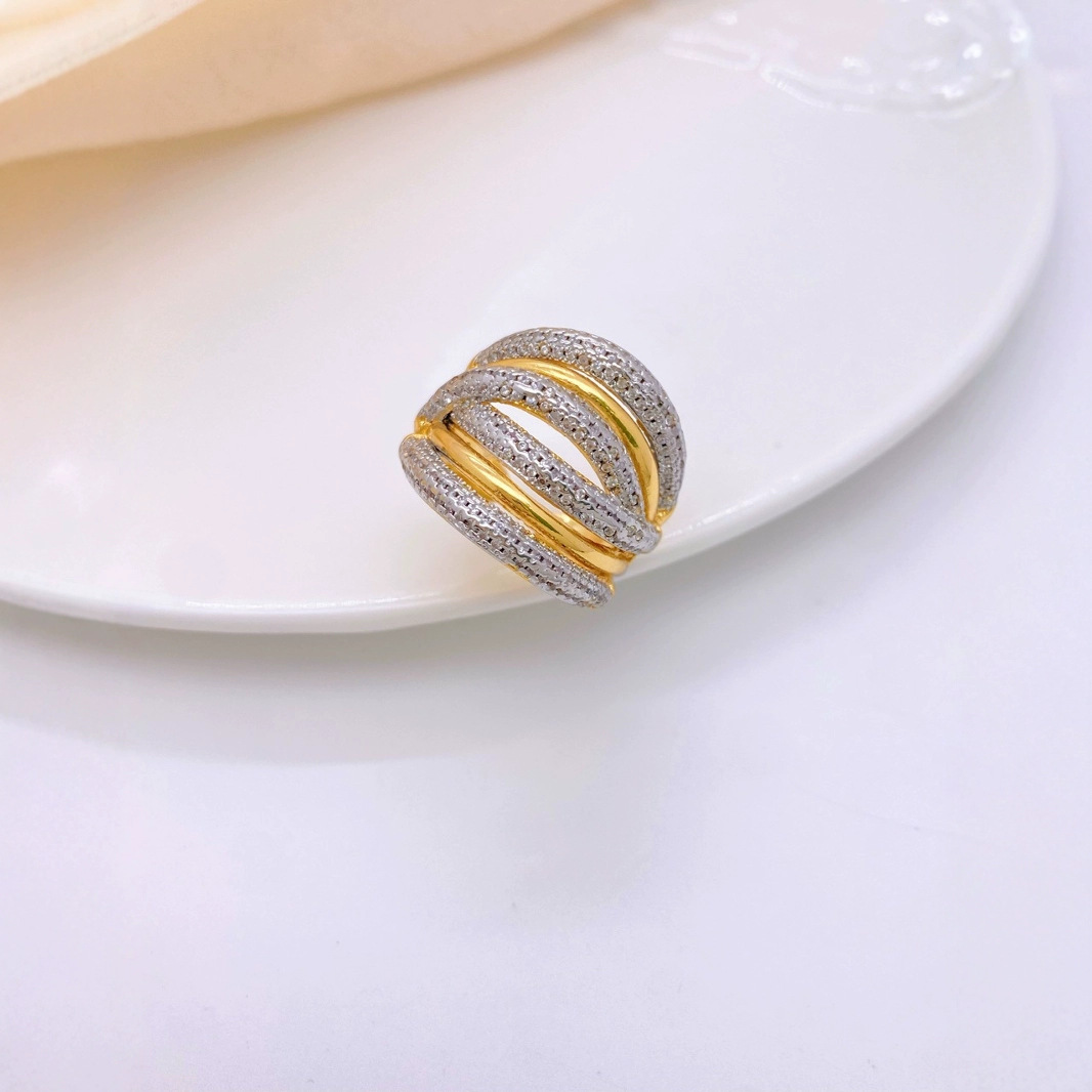 European and American fashion multi-layer line ring for women, retro round copper-plated 18K design, high-end zircon ring in ins Application Scenario