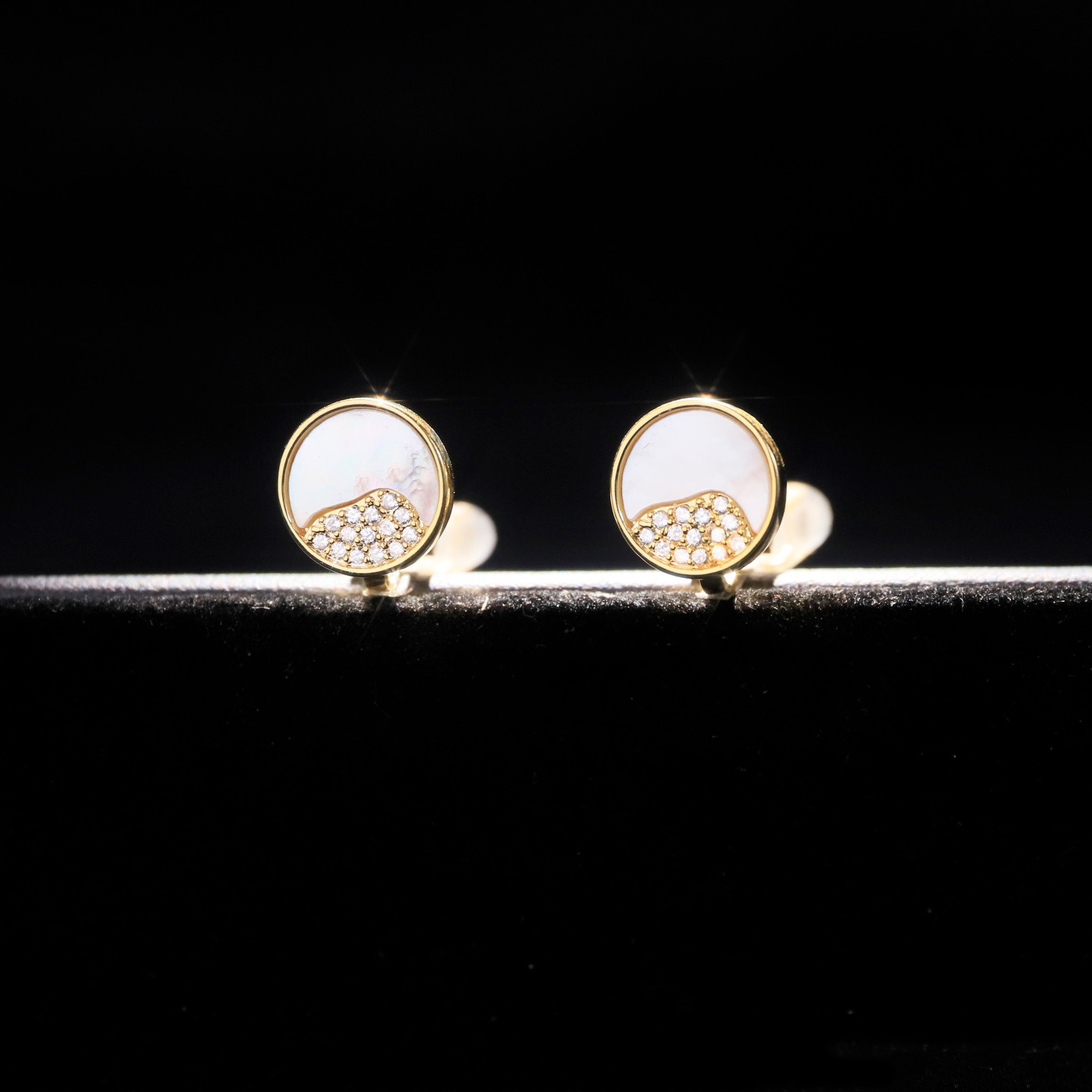 Light luxury zirconia mother-of-pearl earrings, women's ins style, high-end feel, mother-of-pearl temperament, commuter ear clips and earrings Specification image