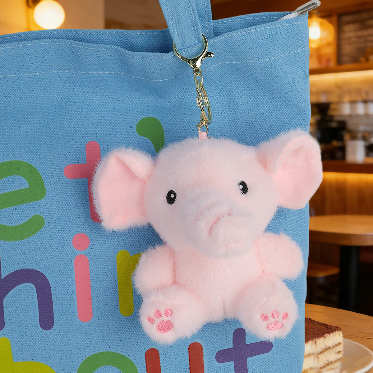 Cute plush keychain accessories, schoolbag pendants, ground promotion practical throwing dolls, small gifts and souvenirs Application Scenario