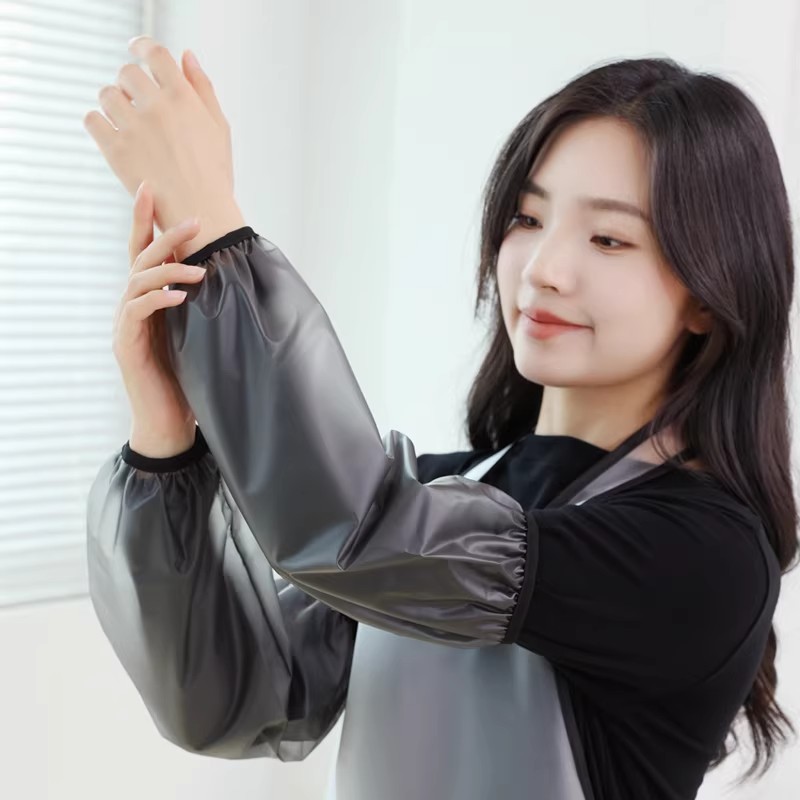 Soft leather sleeve covers are waterproof, oil-proof and dirt-resistant. They are specially designed for the kitchen, work, aquaculture and other tasks. They are wear-resistant and suitable for both men and women