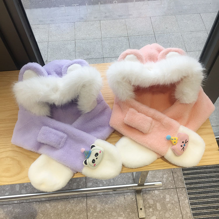Korean baby winter warm and cute Christmas bear patchwork hat and scarf integrated fleece and thickened ear-protective cap Application Scenario