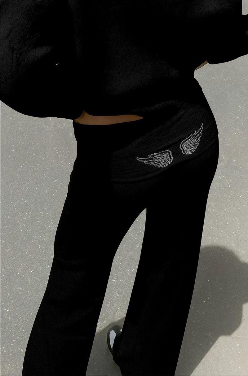 European and American cross-border 2026 Autumn/Winter new women's clothing Amazon Fashion Versatile Solid color wing sequin embroidery casual set details Picture