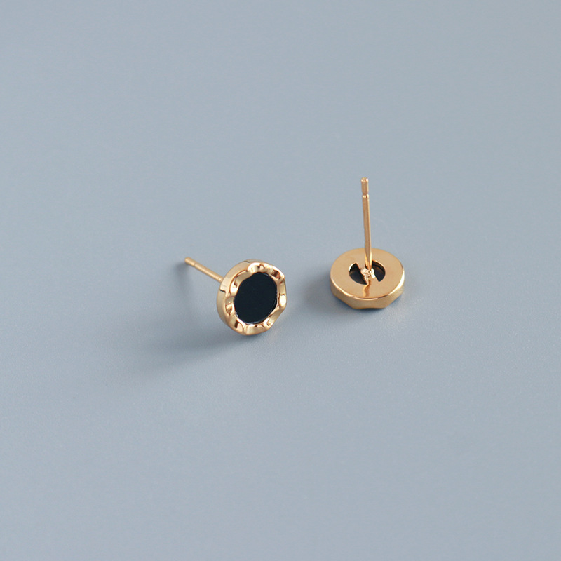 S925 silver needle stud black earrings for women, a niche design for women with a sense of sophistication and a cool summer vibe Specification image