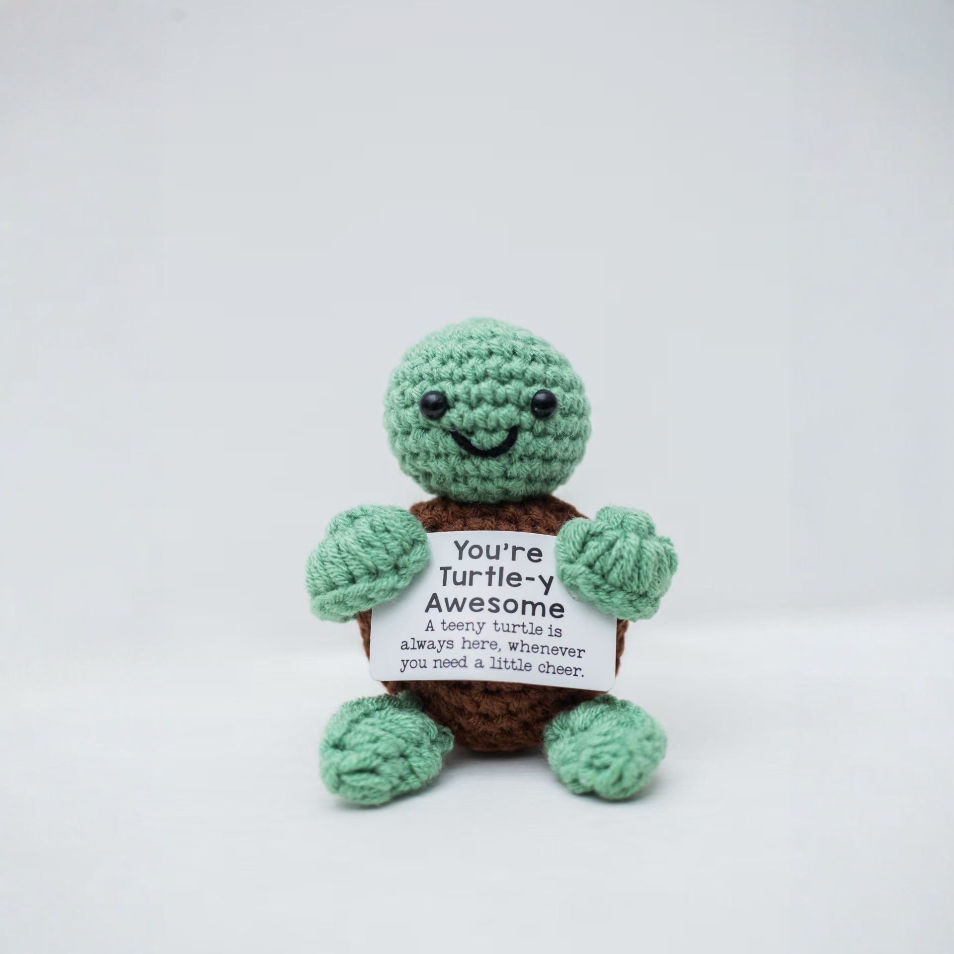 Handmade crocheted woolen plush toy, creative display piece, cute and positive energy, little cat, little turtle, beer mug hanging decoration, cartoon style Specification image
