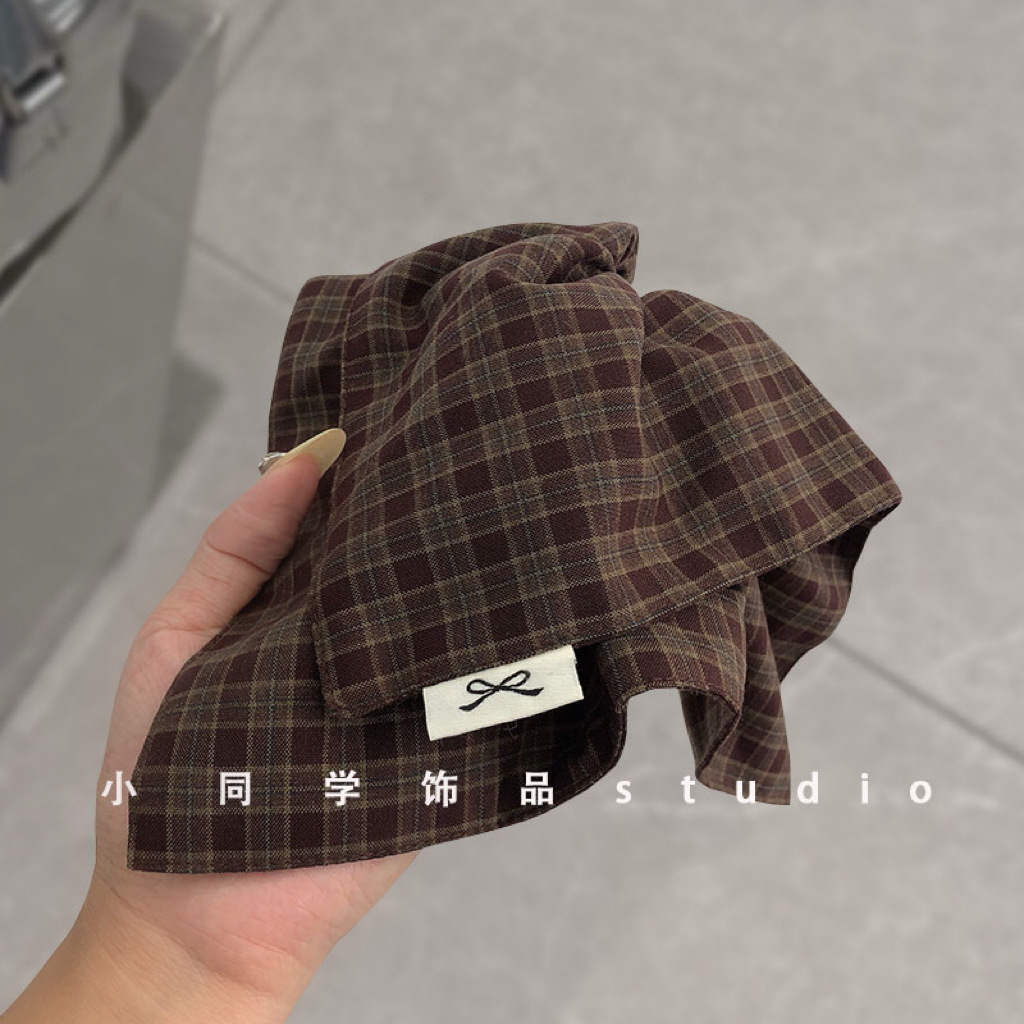 A high-end double-layered checkered large intestine hair band for women, a delicate Korean-style suit fabric, with a low ponytail hair tie Application Scenario
