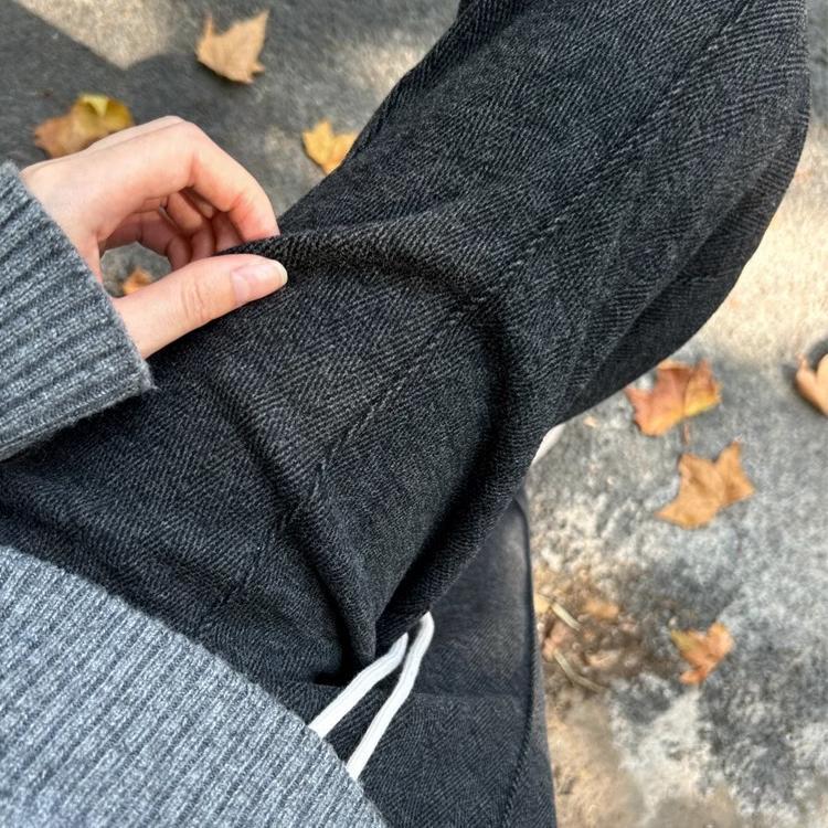 Narrow wide-leg pants for women 2025 autumn/Winter new style, large-sized, chubby girls, high-waisted, slimming, flowing and touching tweed straight-leg pants details Picture