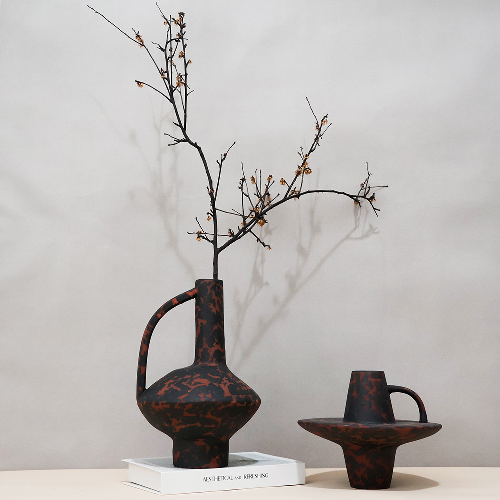 2026 Ceramic vases, niche designer, creative flower arrangement decorations for hotel model rooms, retro home ornaments for homestays details Picture