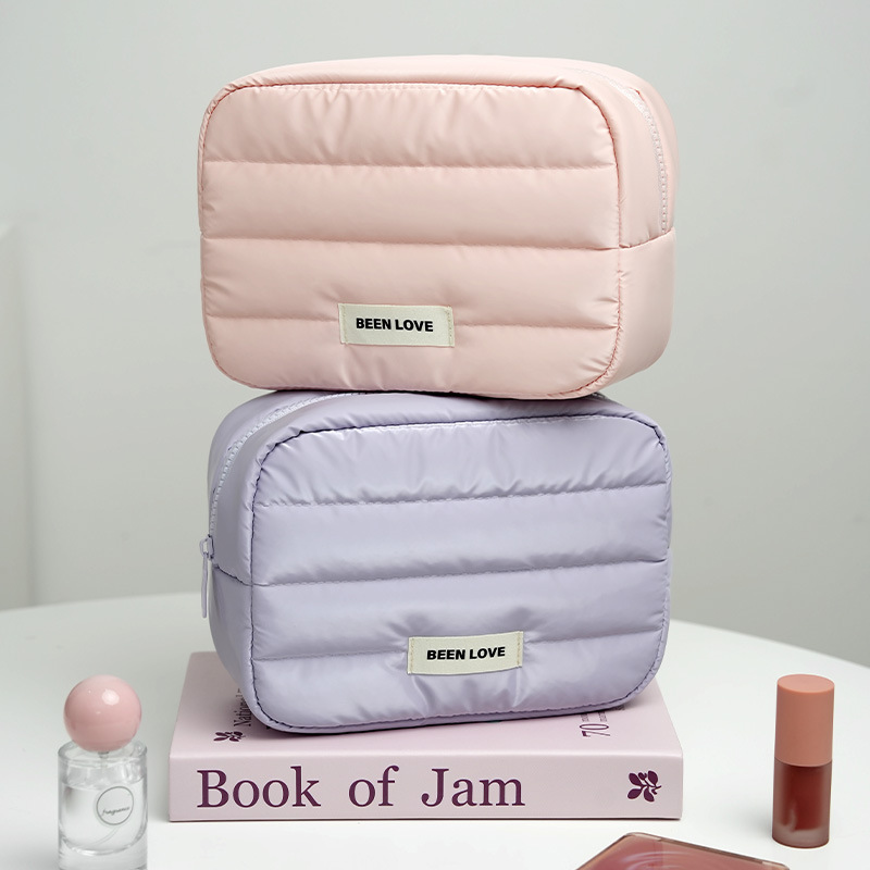 Starlight Portable storage bag, hand-held makeup bag, travel makeup storage bag, large capacity, high appearance level, fluffy, not easy to deform, multiple colors available, portable, large capacity, can store skin care and beauty products