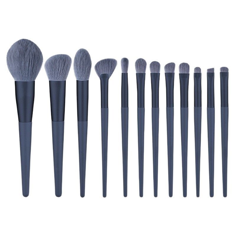 ولا بد من وضع مجموعة أدوات للمبتدئين في مجال المكياج Item Picture