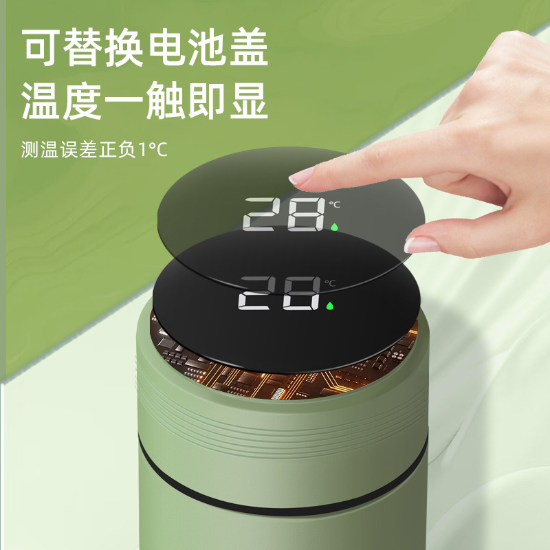 Multi-color insulated cup set, pure titanium gourd water cup, ceramic inner liner insulated cup, portable heat and cold preservation gift box Application Scenario