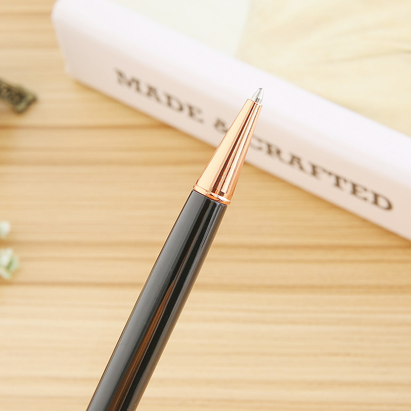 Wholesale of cherry blossom petal hook ballpoint pens, creative multi-color crystal pens and metal gift pens from the manufacturer Application Scenario