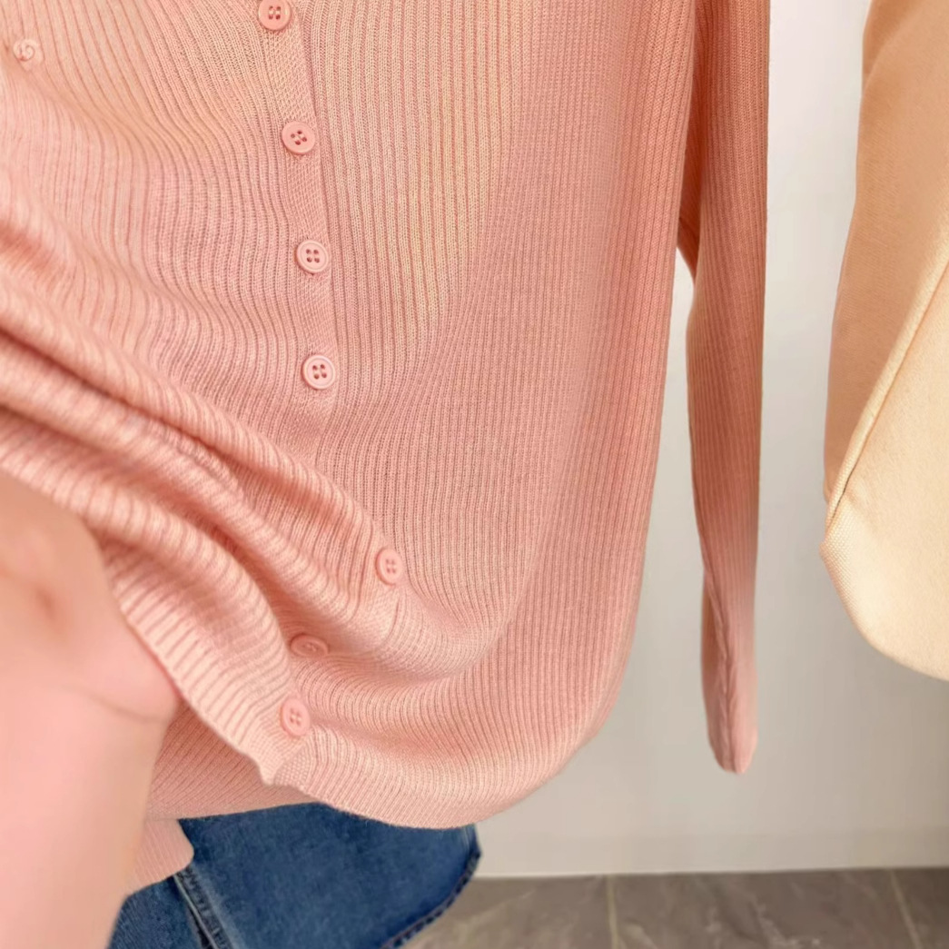 A short woolen cream-colored knitted coat for women, a long-sleeved cardigan for spring and autumn, and a chanel-style innerwear with a base layer Application Scenario