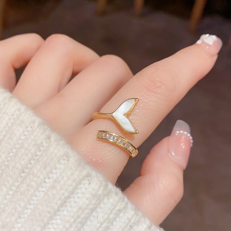 Light luxury design sense, mother-of-pearl fish tail opening adjustable, feminine, fashionable, simple and versatile index finger ring accessory wholesale Specification image