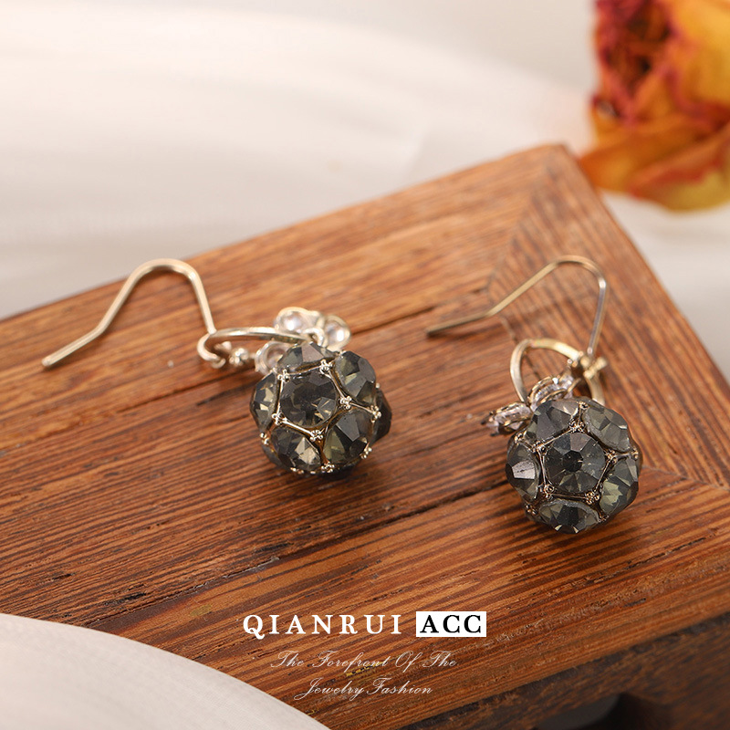 925 Silver Needle High-end Earrings, women's Zircon earrings, French light Luxury, niche design, ins earrings wholesale details Picture